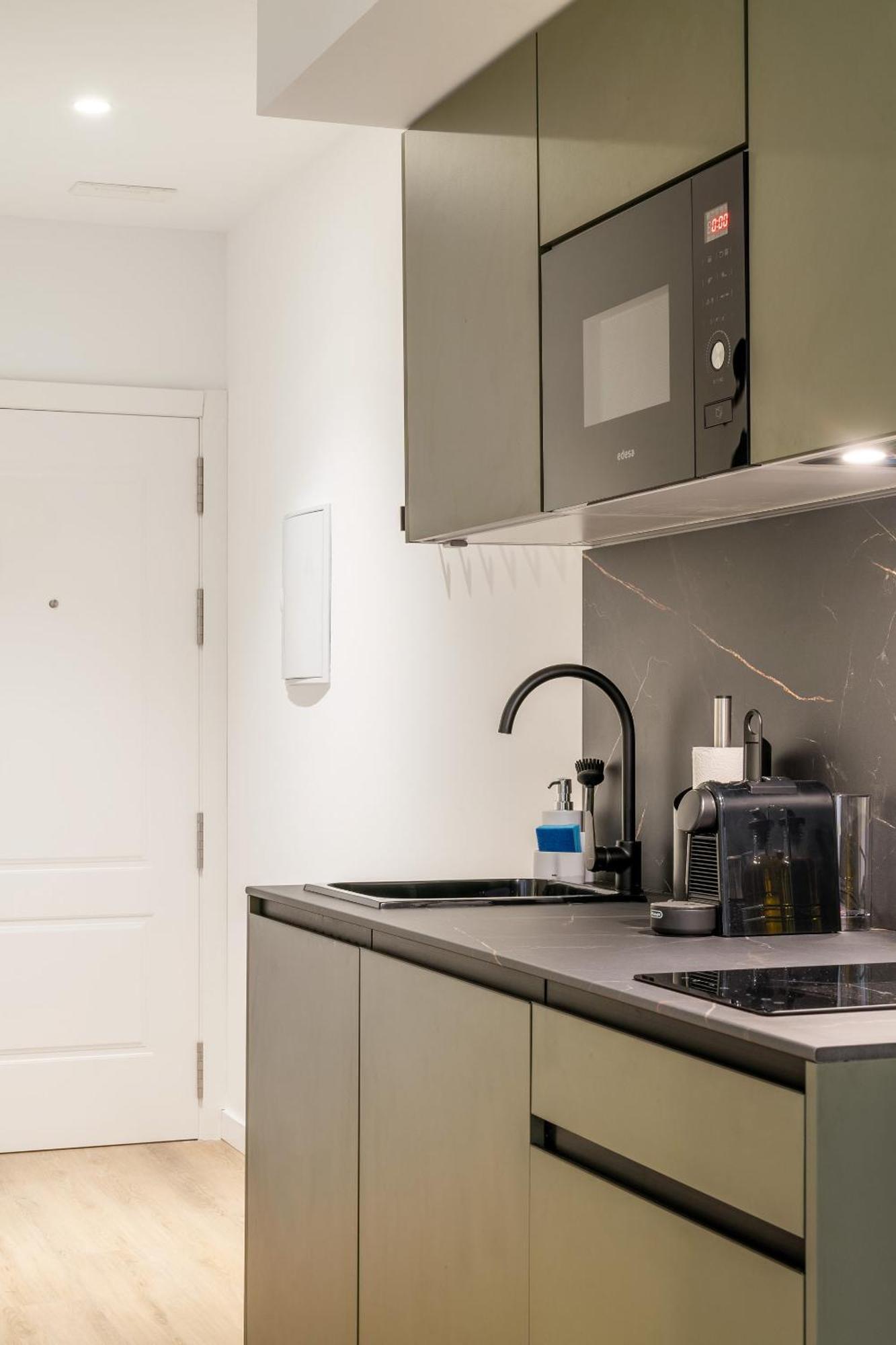 Limehome Malaga Calle Victoria Værelse billede